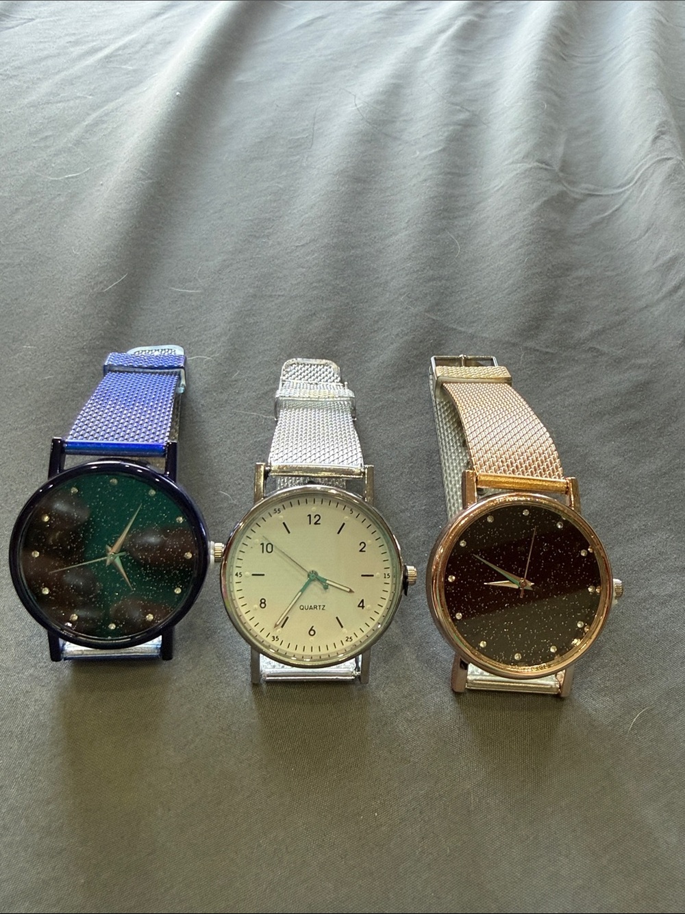 Unisex wristwatch